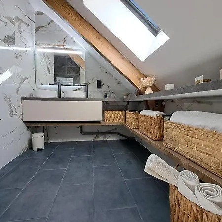 Deux à Anjou Bleu Portes D'angers 3*